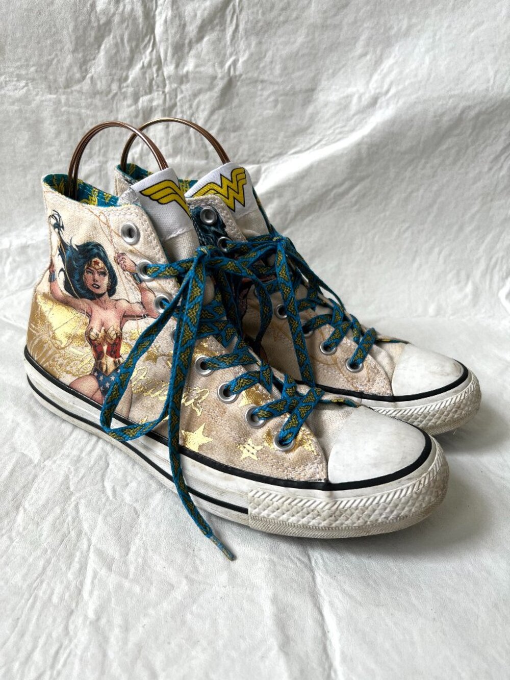 Converse DC Comics Wonder Woman sneakers high top gold blue womens 9 shoes